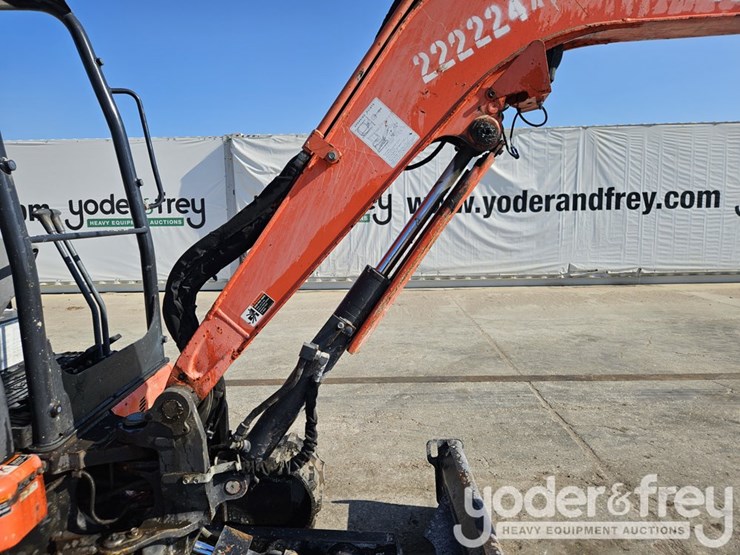 2019-kubota-kx033-4-image-15