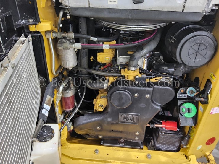 2015-caterpillar-272d2-image-17