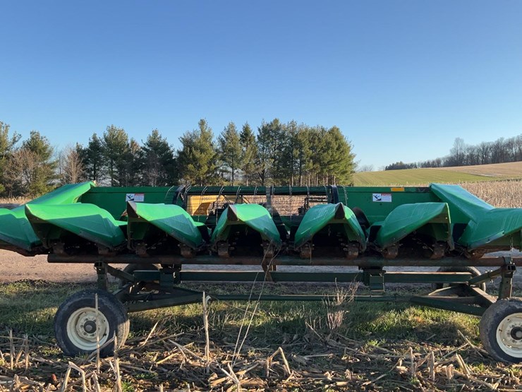 #720-•-john-deere-combine-corn-head-and-cart-image-3