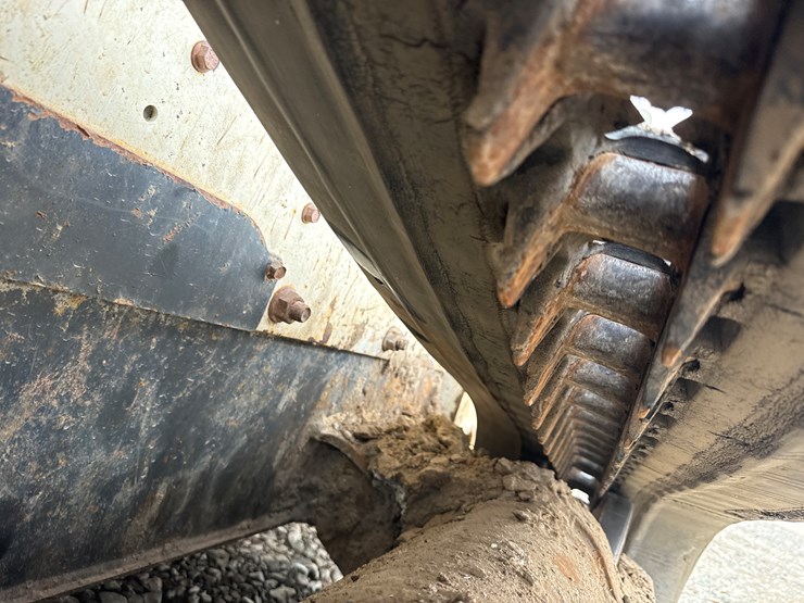 bobcat-t630-image-36