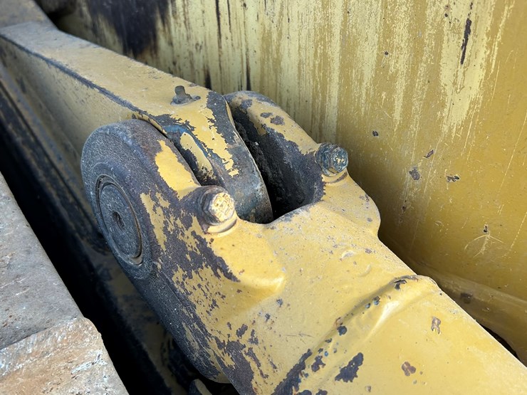 2015-caterpillar-d6t-lgp-image-21