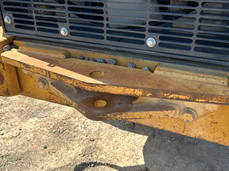 2010-deere-544k-image-57