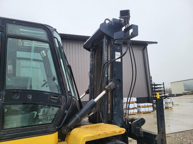 2012-yale-forklift-image-37