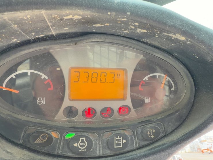 2019-bobcat-s570-image-22