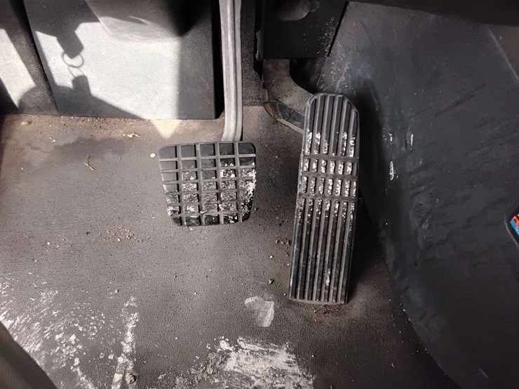 2019-freightliner-cascadia-126-image-36