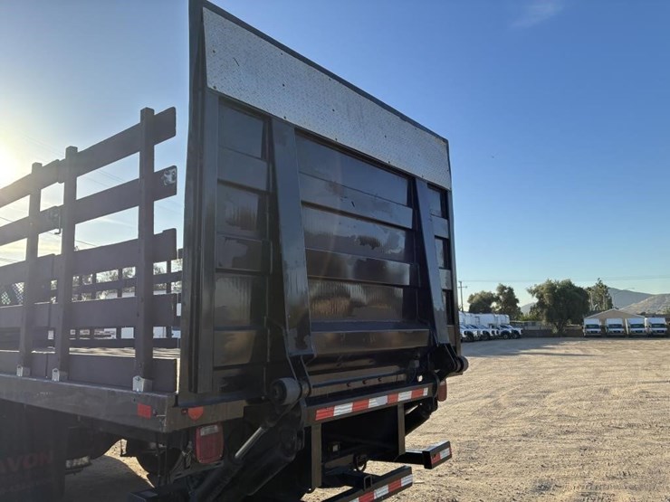 2015-ford-f650-image-5