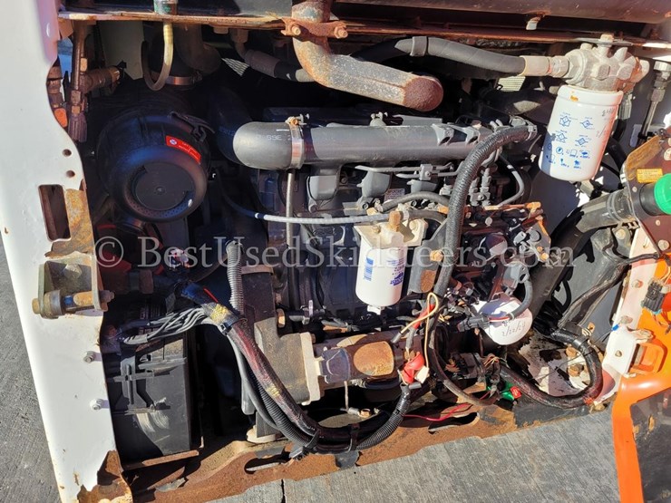 2013-bobcat-t110-image-12