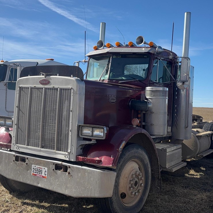 1986 Peterbilt Semi Truck