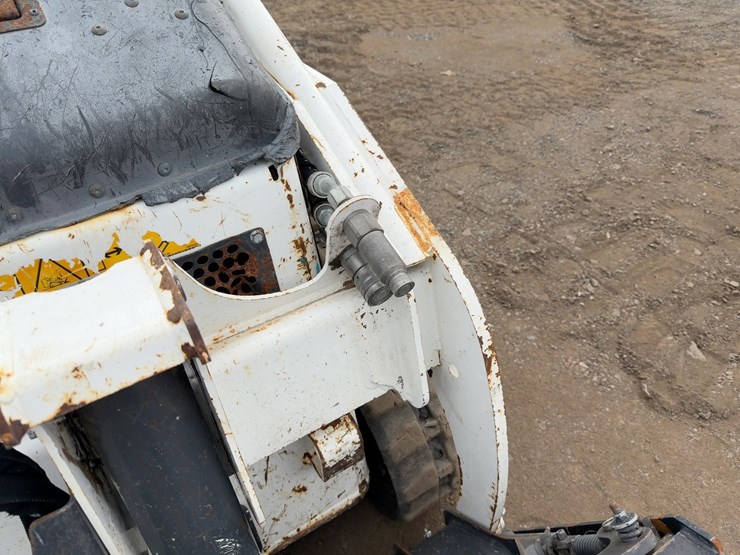 2023-bobcat-mt100-image-10
