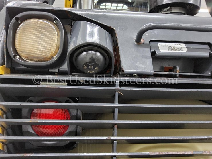 2023-deere-325g-image-25