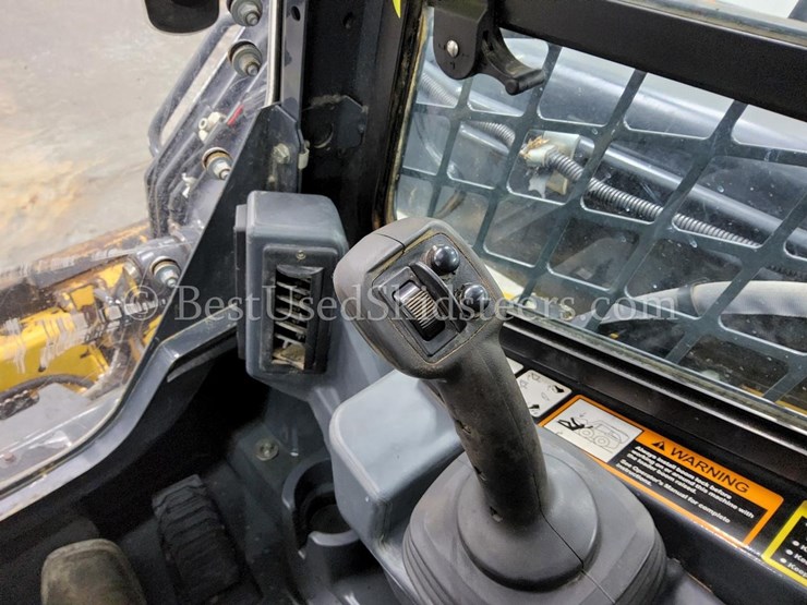 2023-deere-325g-image-35