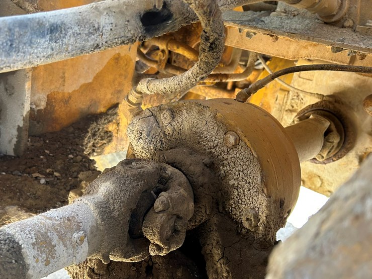 2010-deere-544k-image-26