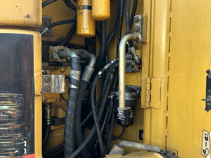 2004-caterpillar-321c-image-41