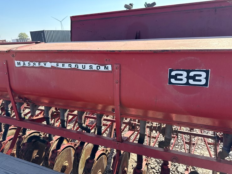 massey-ferguson-33-image-18