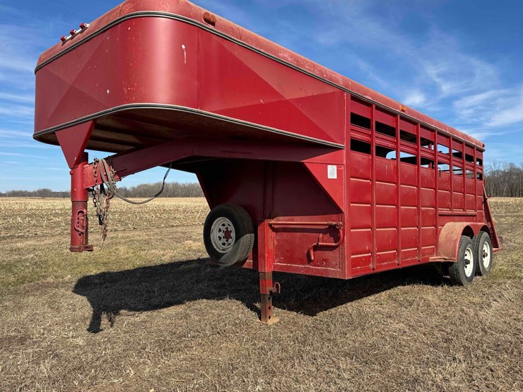 1992-wilro-livestock-trailer,-steel,-20'-x-6-1/2'-,-cut-gate,-**-titled-**-image-27