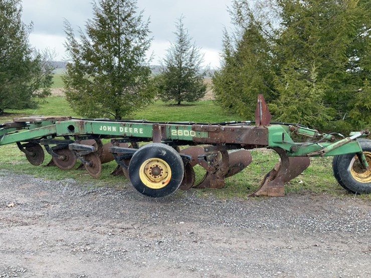 john-deere-6-image-1