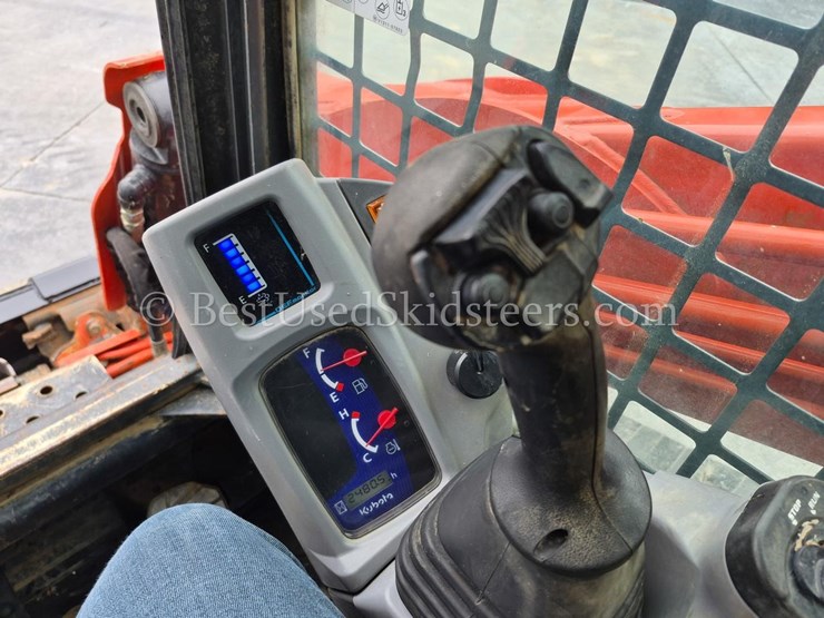 2021-kubota-svl95-2-skid-steer-loader-image-7