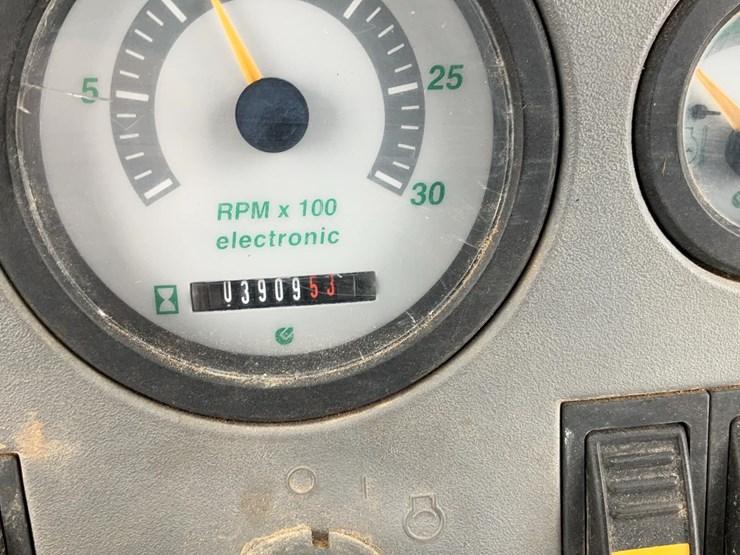 #360-•-2000-komatsu-4x4-utility-backhoe-image-34