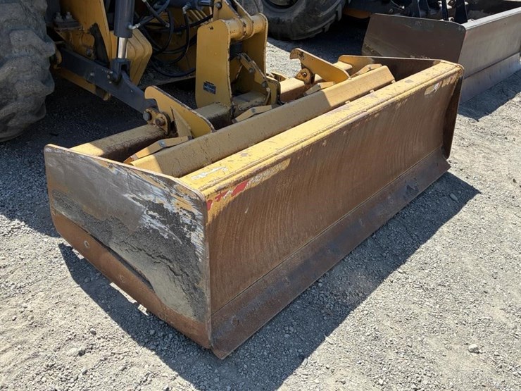 2017-deere-210lep-image-14