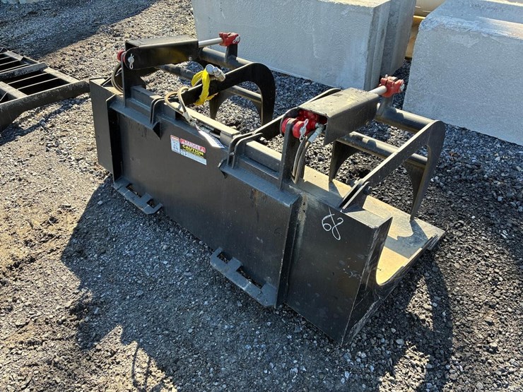 wildcat-68"-skid-steer-grapple-bucket-image-3