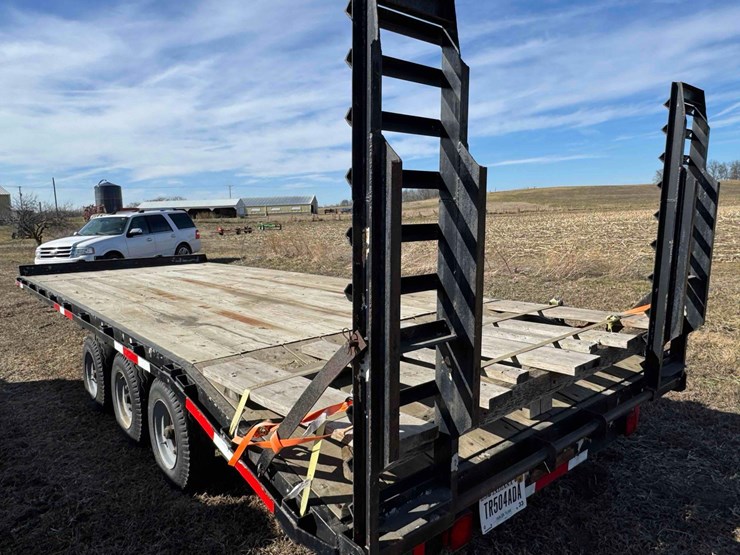 tri-axle-flat-deck-trailer,-ramps,-ball-hitch,-20'-x-8'-image-14