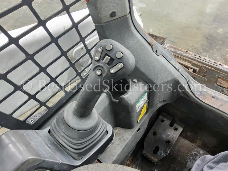 2021-bobcat-t64-image-16