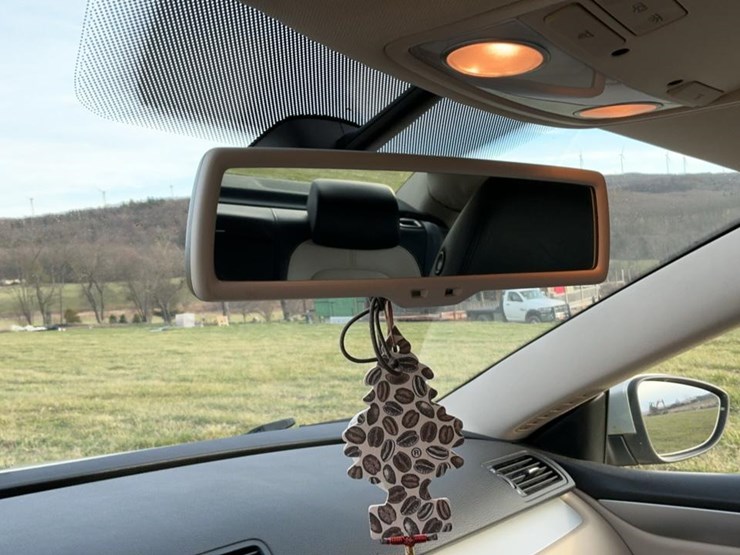 #510-•-2009-volkswagen-passat-image-19