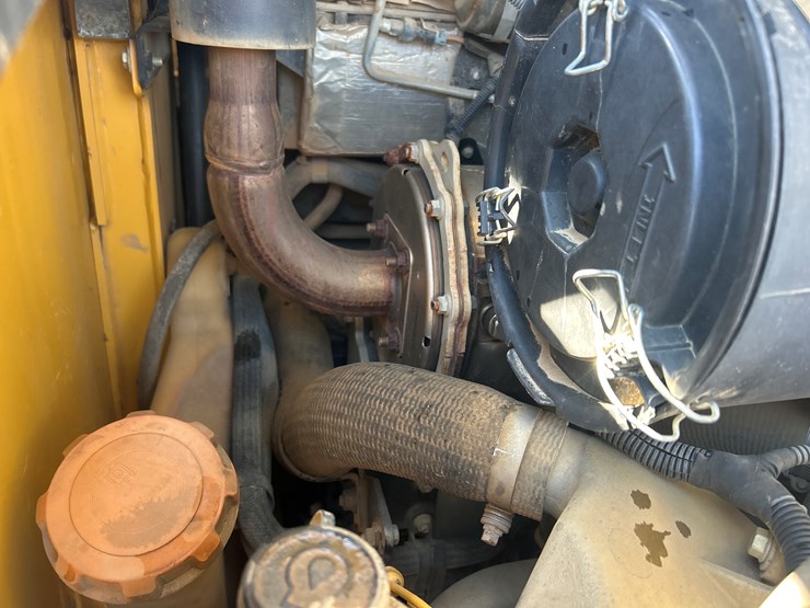 2015-deere-333e-image-23