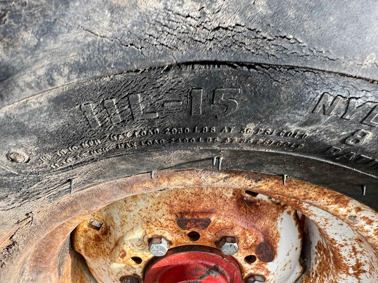 new-holland-575-image-16