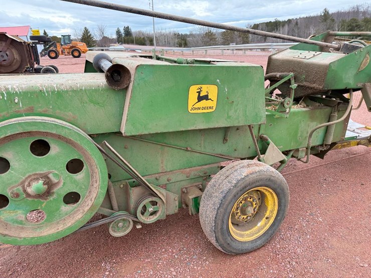 john-deere-336-image-7