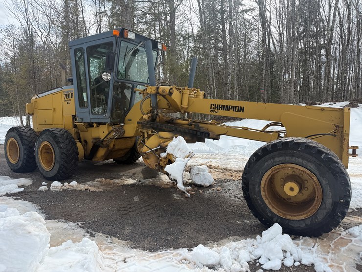 2019-champion-780a-image-7