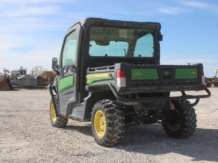 2019-john-deere-gator-image-4
