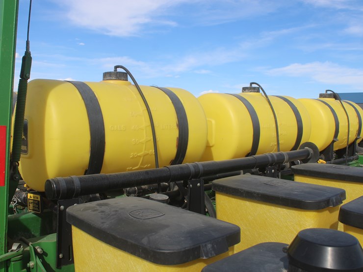 john-deere-7200-image-21