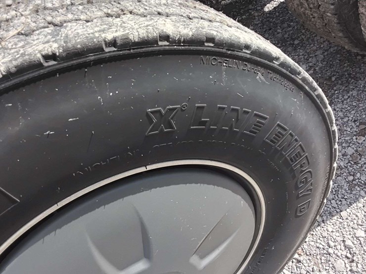 2020-freightliner-cascadia-126-image-48