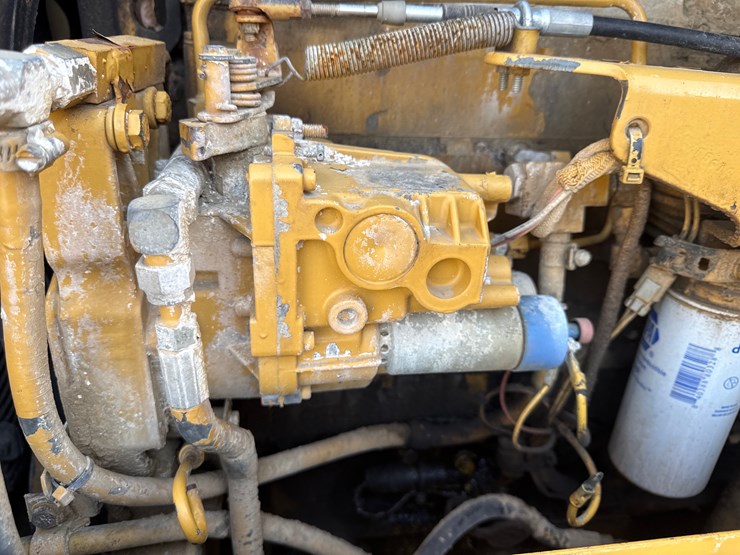 caterpillar-it28f-image-15