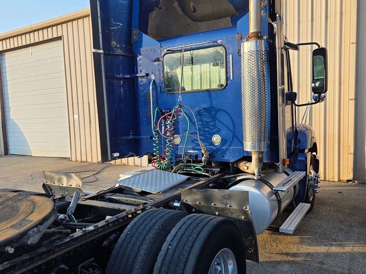 2018-freightliner-semi-3alxa7007jdjt5039-mileage:-image-4