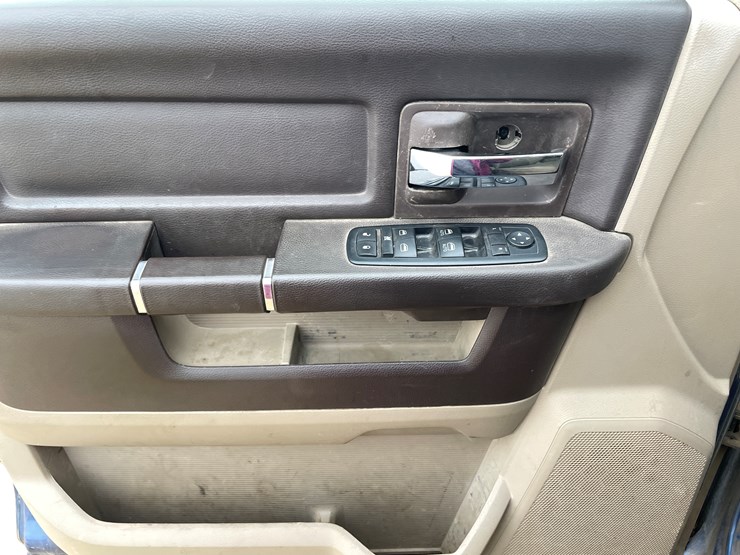 2011-dodge-ram-2500-image-47