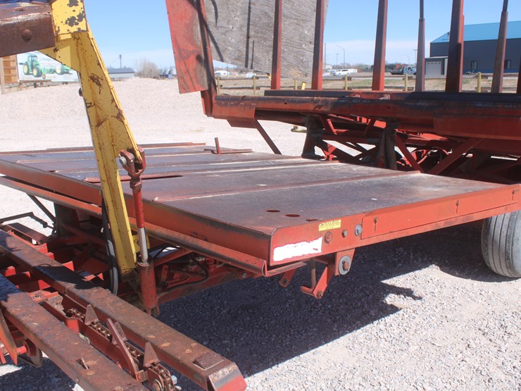 new-holland-1033-image-14