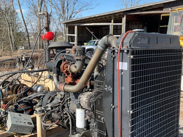 #200-•-iveco-power-unit-with-hydraulic-pumps-image-24