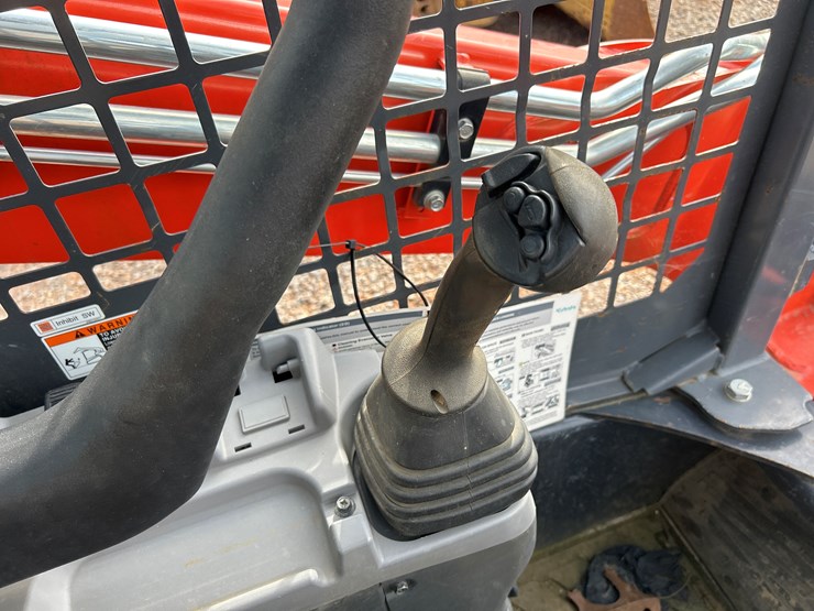 2023-kubota-svl65-2-image-47