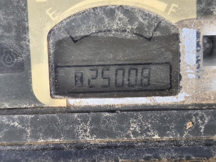 2020-deere-26g-image-46