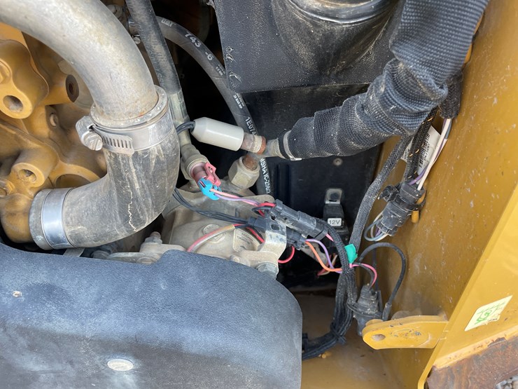 2017-caterpillar-259d-image-38