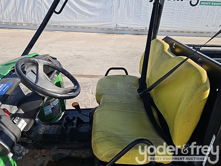 2021-john-deere-gator-hpx815e-image-15