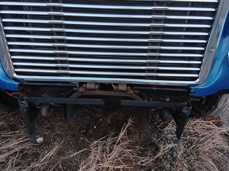 freightliner-cascadia-tractor-2015-freightliner-cascadia-3alxfb007gdg85229-mileage:-does-not-r-image-25