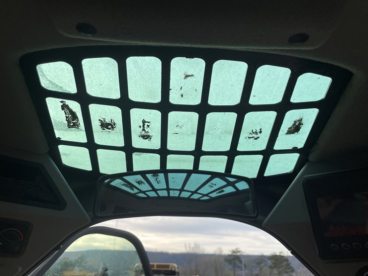 2017-caterpillar-259d-image-51