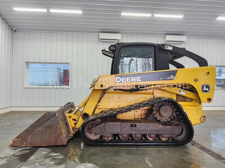 deere-ct332-image-1