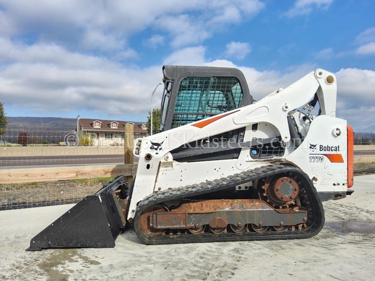 2017-bobcat-t770-image-2