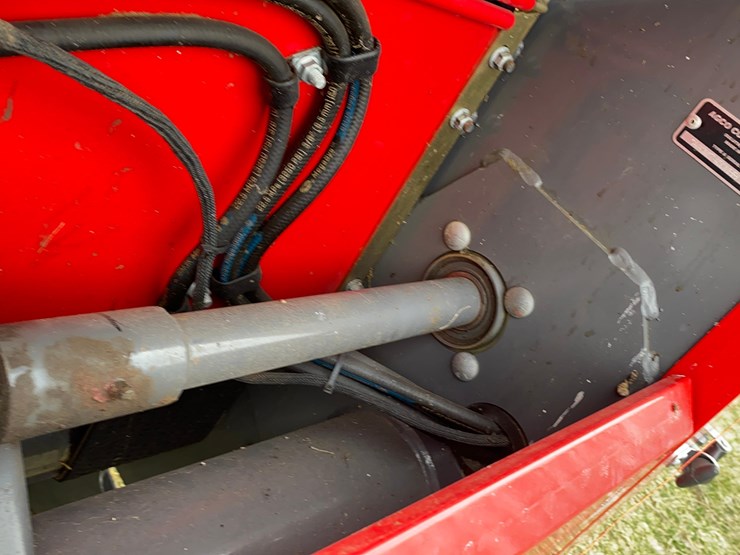 2024-massey-ferguson-1745d-image-34