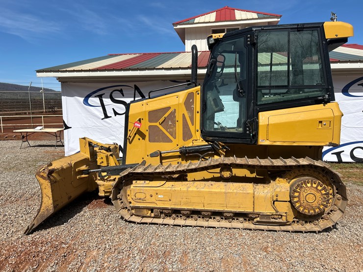 2023-caterpillar-d1-image-2