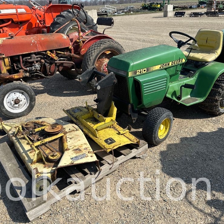 JOHN DEERE 210